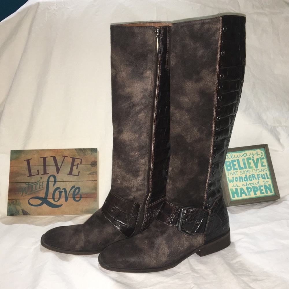 Donald J Pliner ( Gale boot )